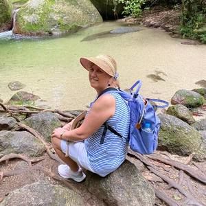 Meet your Posher, Helen